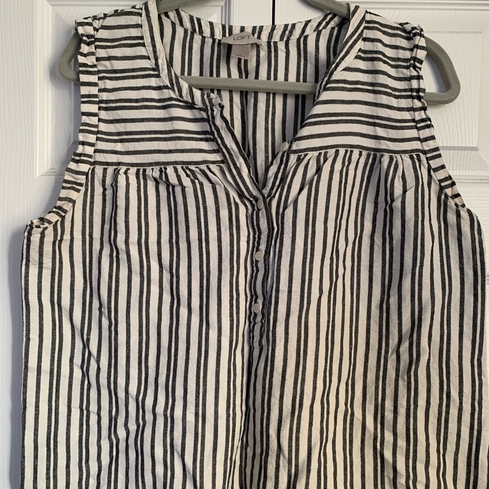 Loft no sleeve top